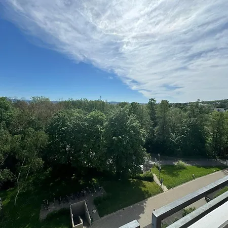 1 Mit Balkon Und Kueche Apartamento
